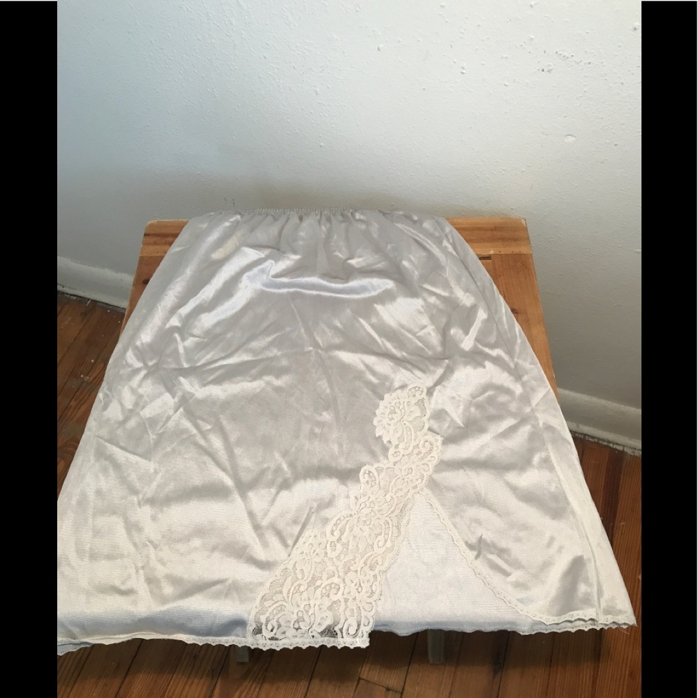 Vanity Fair Lace Slip-SZ small